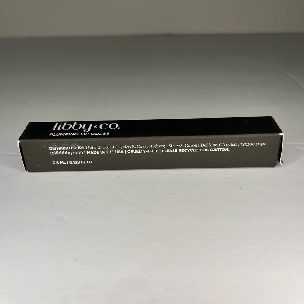 libby & co. Plumping Lip Gloss Berry Pout‎ 0.128 oz New